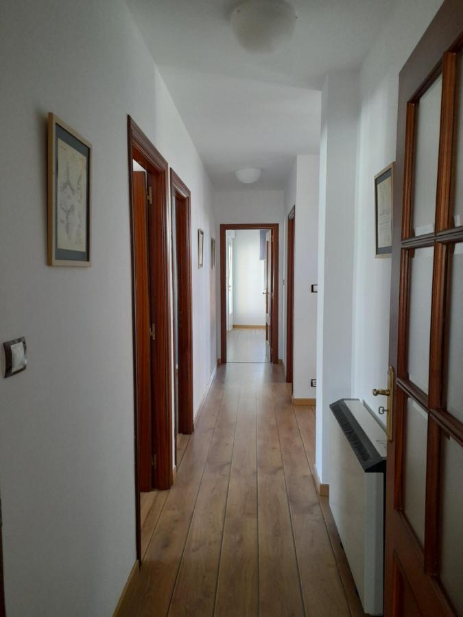 Amplio Y Centrico Piso En O Grove Apartment ภายนอก รูปภาพ
